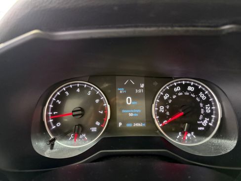 Used 2022 Toyota RAV4 LE image 24