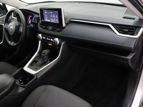 Used 2025 Toyota RAV4 XLE FWD image 36