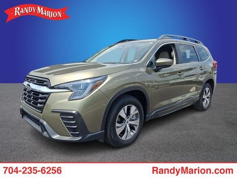 Used 2025 Subaru Ascent Premium AWD/4WD image 1
