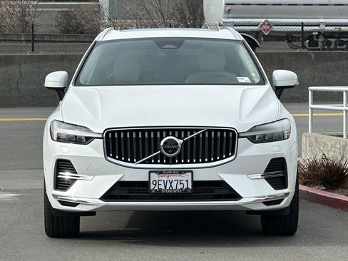 Used 2023 Volvo XC60 T8 Plus image 10