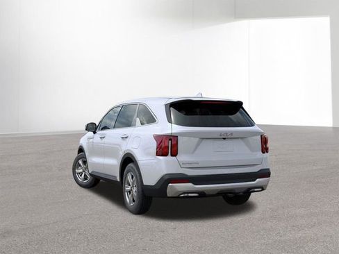 New 2025 Kia Sorento LX image 4