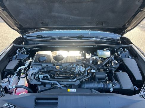 Used 2022 Toyota Camry Hybrid image 29