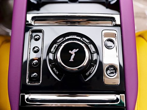 Used 2025 Rolls-Royce Cullinan image 75