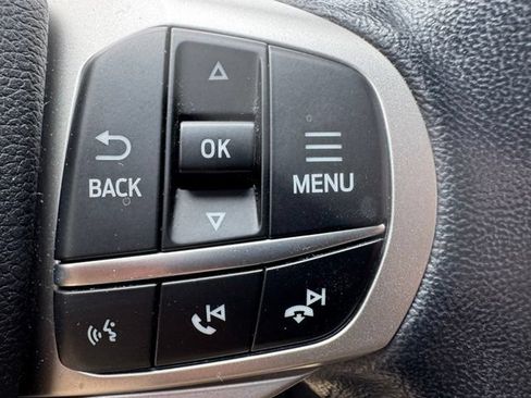 Used 2021 Ford Explorer XLT w/ Equipment Group 202A AWD/4WD image 4