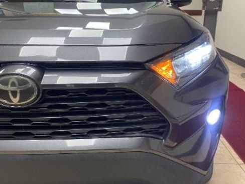 Used 2021 Toyota RAV4 LE FWD image 11