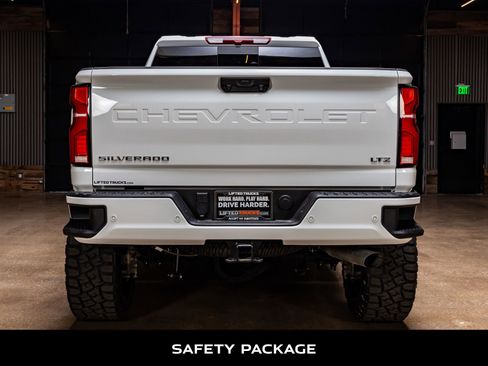 Used 2025 Chevrolet Silverado 2500 LTZ w/ Z71 Chrome Sport Edition image 8