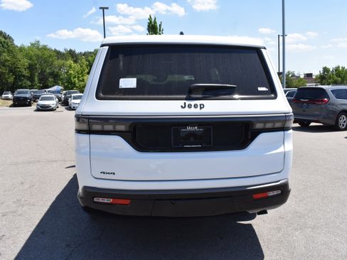 New 2026 Jeep Grand Wagoneer L Limited AWD/4WD image 8