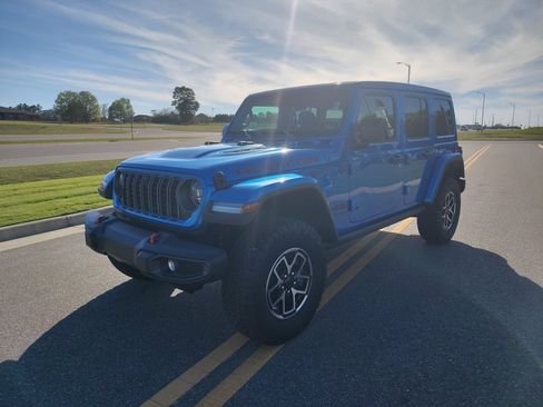 New 2025 Jeep Wrangler Unlimited Rubicon w/ Convenience Group image 3