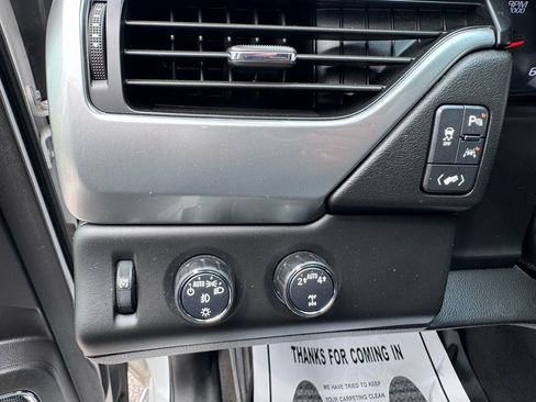 Used 2020 Chevrolet Tahoe Premier AWD/4WD image 14