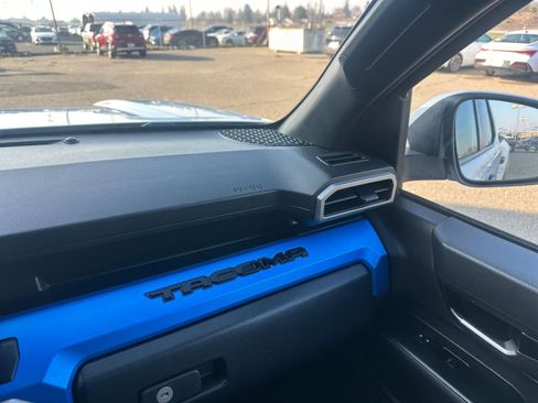 Used 2025 Toyota Tacoma TRD Off-Road image 35