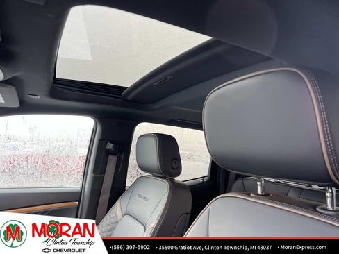 Certified 2024 GMC Canyon Denali image 19