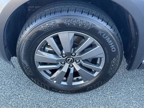 Used 2025 Nissan Pathfinder SV image 29