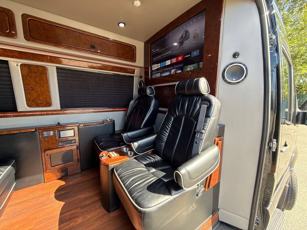 Used 2017 Mercedes-Benz Sprinter 2500 image 26