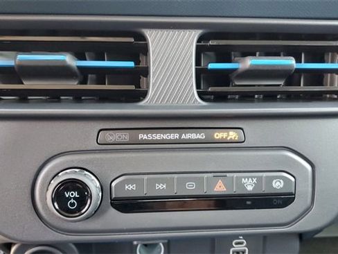 New 2025 Ford Maverick XLT image 30