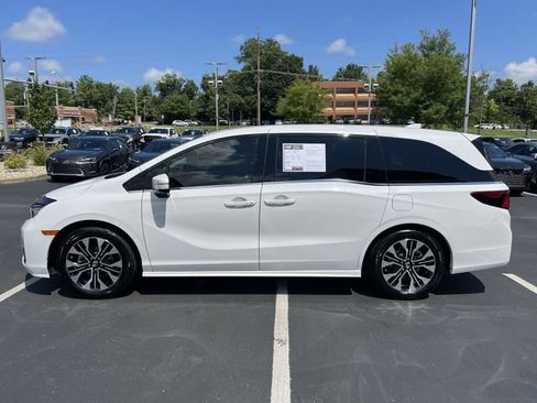 Used 2025 Honda Odyssey Elite image 6