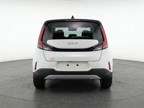 Used 2025 Kia Soul LX w/ LX Technology Package FWD image 7