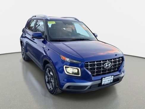 Certified 2025 Hyundai Venue Limited image 3