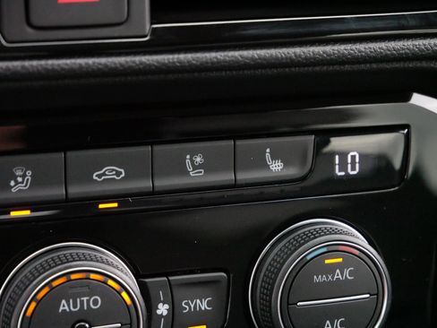 Certified 2024 Volkswagen Taos SEL image 31