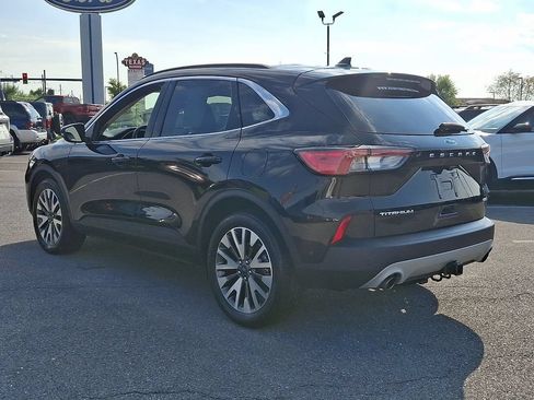 Certified 2020 Ford Escape Titanium AWD/4WD image 4