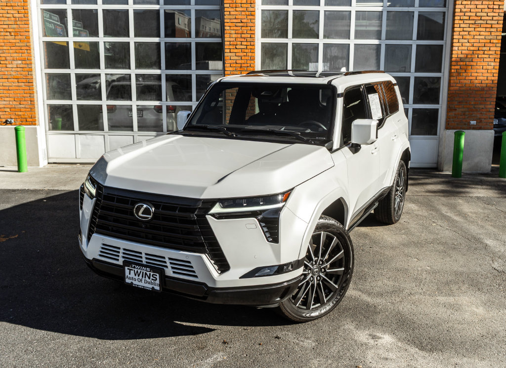 Used 2024 Lexus GX 550 AWD/4WD image 2