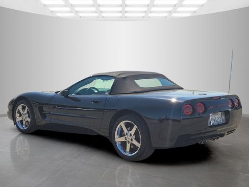 Used 2004 Chevrolet Corvette Base w/ Preferred Equipment Group image 6