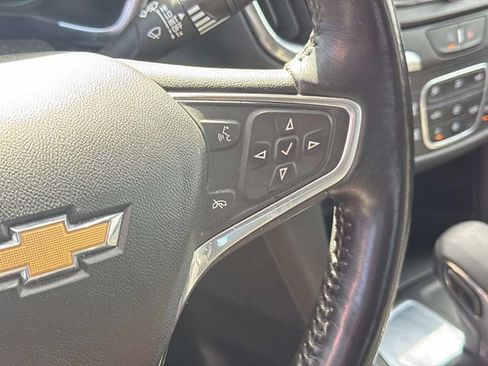 Used 2022 Chevrolet Equinox LT image 32