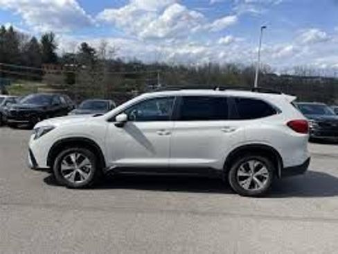 Used 2025 Subaru Ascent Premium AWD/4WD image 10