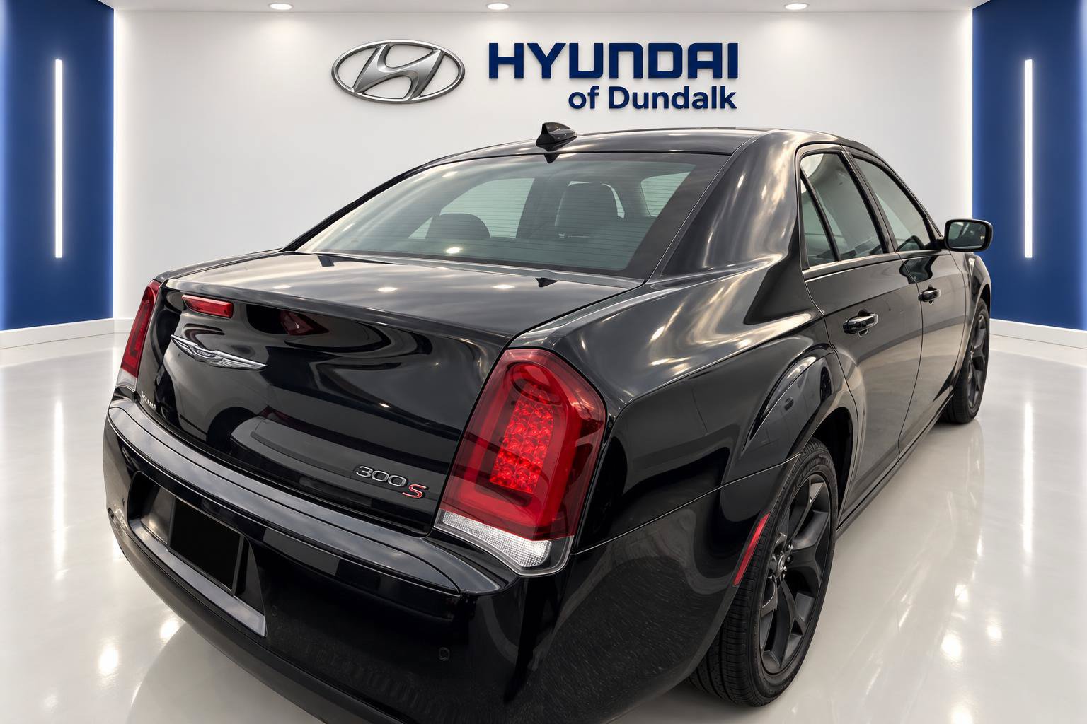 Used 2021 Chrysler 300 S RWD image 4