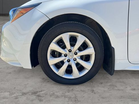Certified 2025 Toyota Corolla LE FWD image 9
