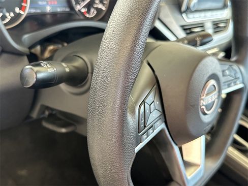 Used 2023 Nissan Altima 2.5 SV image 19