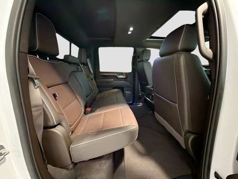 Used 2025 GMC Sierra 3500 Denali w/ Denali Reserve Package AWD/4WD image 23
