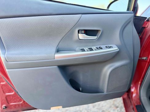 Used 2013 Toyota Prius V Two FWD image 21