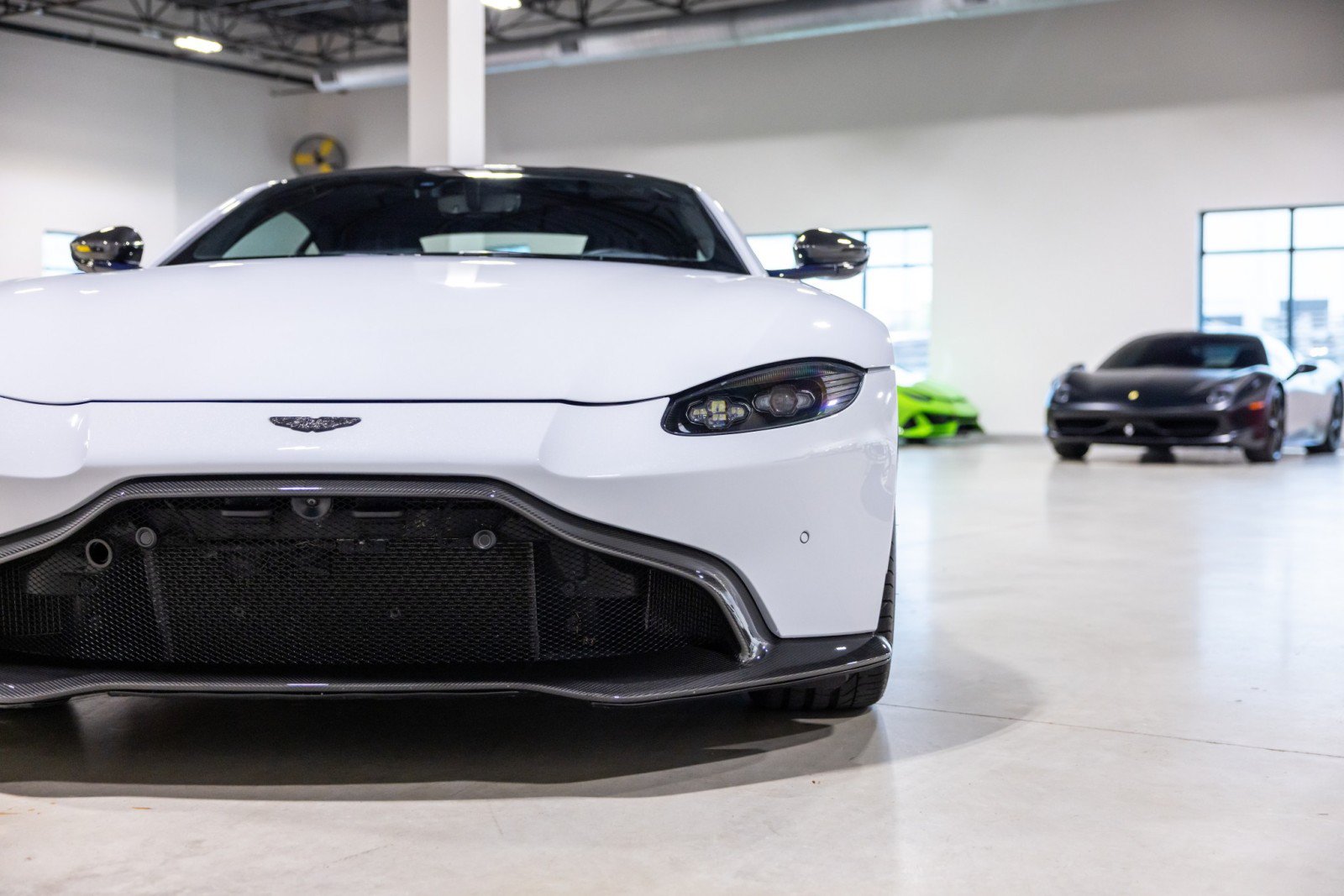 Used 2019 Aston Martin V8 Vantage Coupe RWD image 24