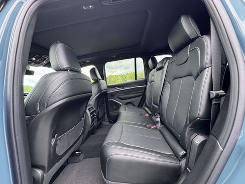 New 2026 Jeep Grand Cherokee Limited AWD/4WD image 18