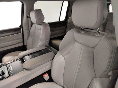 Used 2023 Jeep Wagoneer Series II w/ Premium Group I image 38