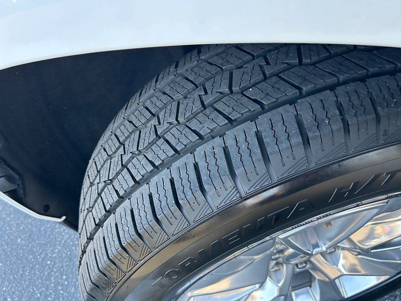 Used 2023 Chevrolet Suburban Premier RWD image 13