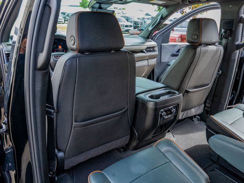 Used 2025 GMC Yukon AT4 w/ AT4 Premium Package image 34