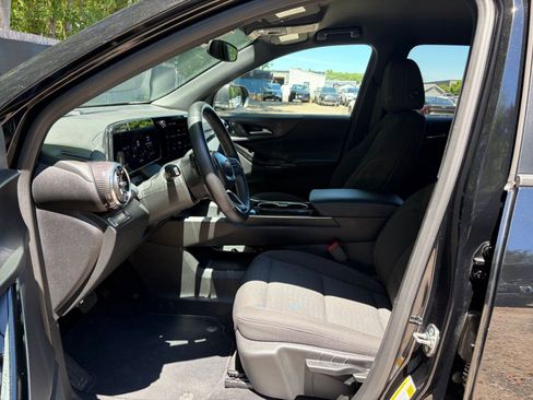 Used 2025 Chevrolet Equinox LT FWD image 27
