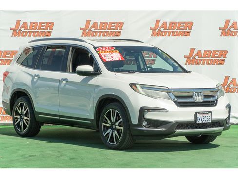 Used 2021 Honda Pilot Touring image 1