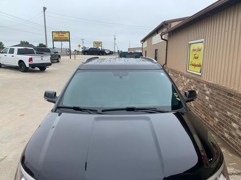 Used 2018 Ford Explorer XLT w/ Equipment Group 202A AWD/4WD image 8