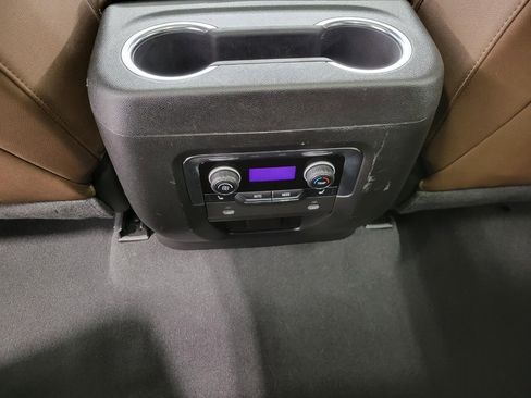 Used 2024 Chevrolet Suburban High Country image 23