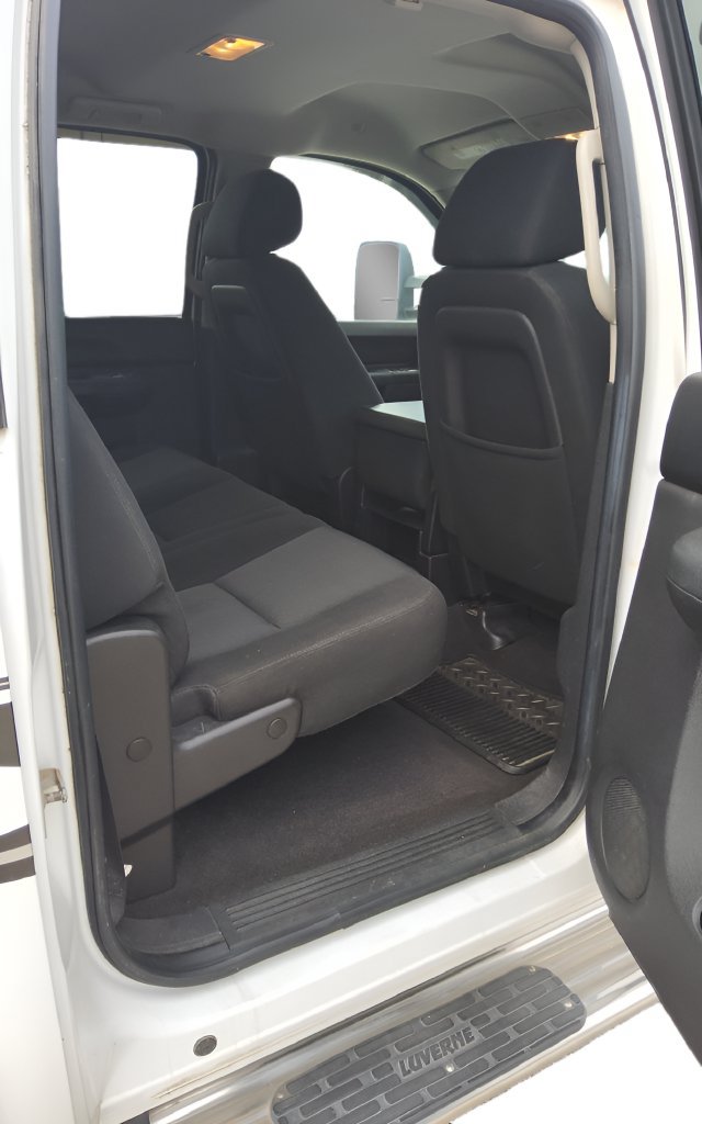 Used 2010 Chevrolet Silverado 2500 LT w/ Interior Plus Package AWD/4WD image 29