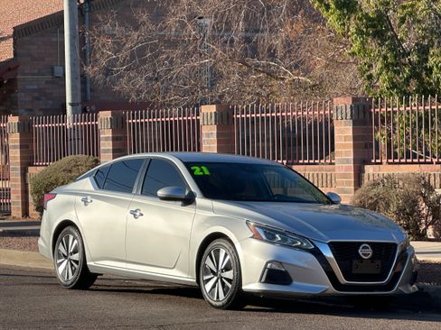 Used 2021 Nissan Altima 2.5 SV image 8
