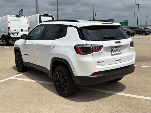 New 2026 Jeep Compass Latitude AWD/4WD image 3