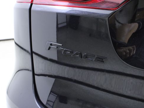 Used 2023 Jaguar F-PACE R-Dynamic S image 9