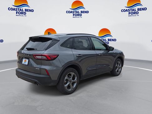 Used 2025 Ford Escape ST-Line AWD/4WD image 8