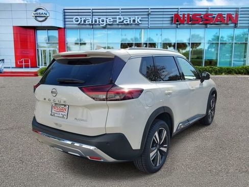 Used 2023 Nissan Rogue Platinum w/ Platinum Premium Package image 2