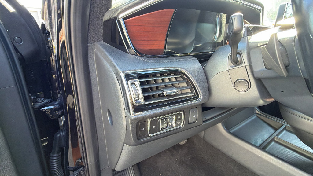 Used 2023 Lincoln Navigator Reserve RWD image 15