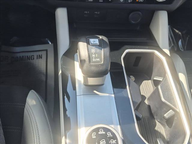 Used 2025 Mitsubishi Outlander SE FWD image 12
