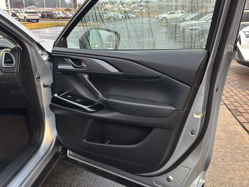 Used 2023 MAZDA CX-9 Touring image 12